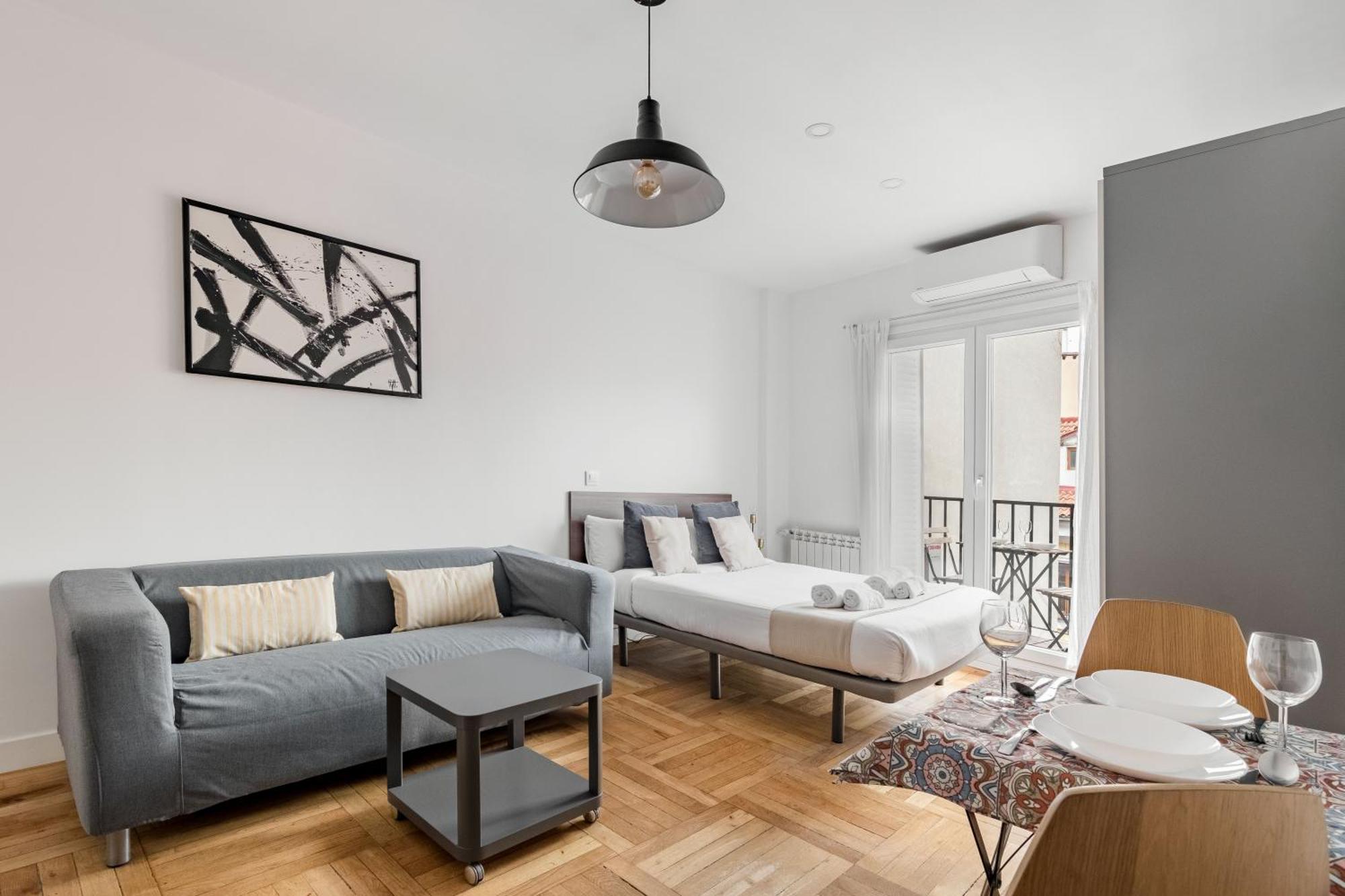 Charming Sol Studios Madrid Exterior photo